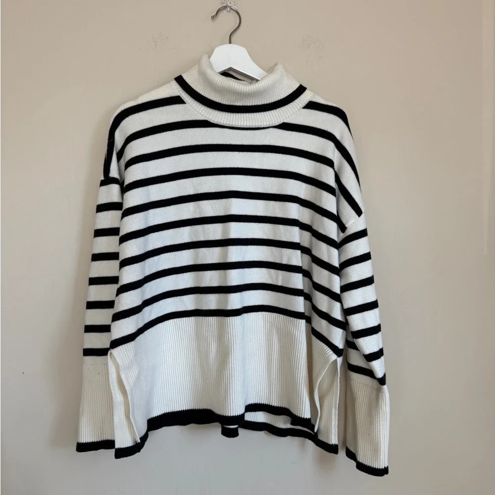 Amazon Sweater Women’s Striped Cream Black White Turtleneck Medium Slouchy Fit